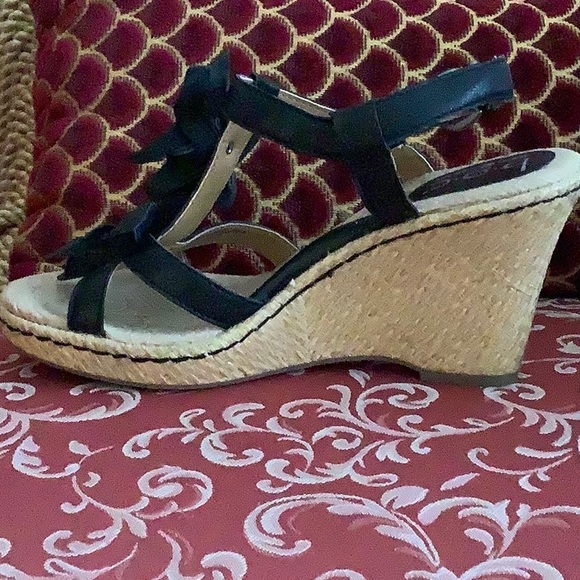 Born Concepts Black Leather Sandals - Picture 4 of 9